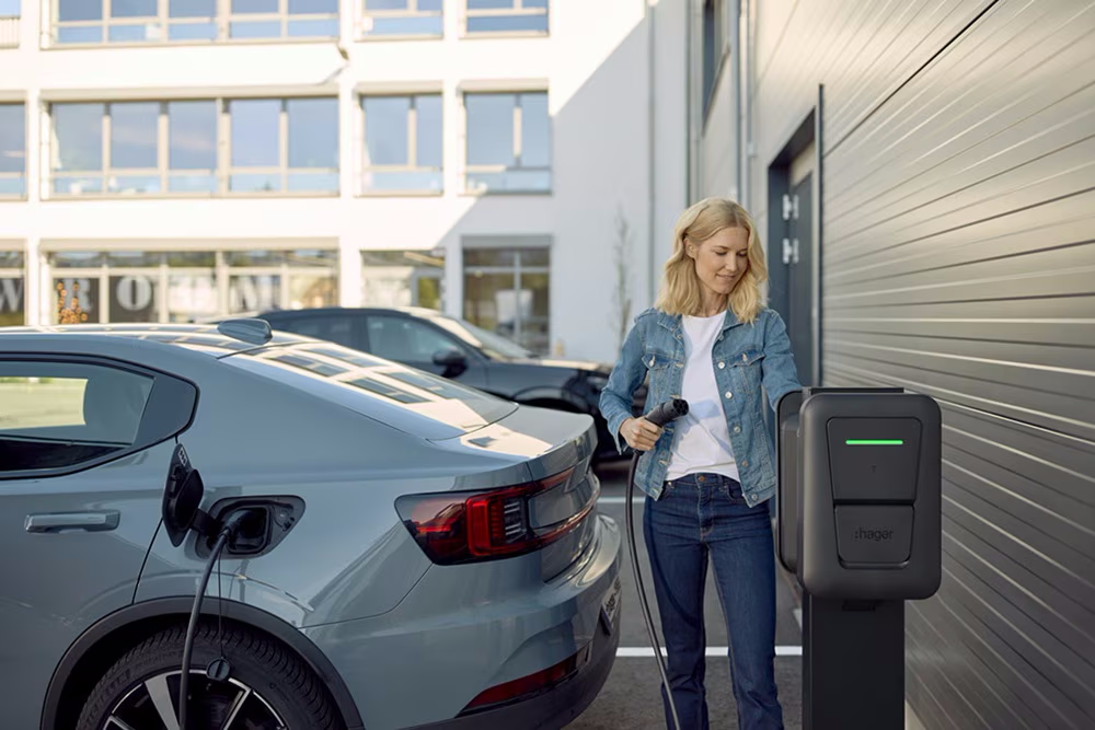 Borne de recharge pour véhicules électriques